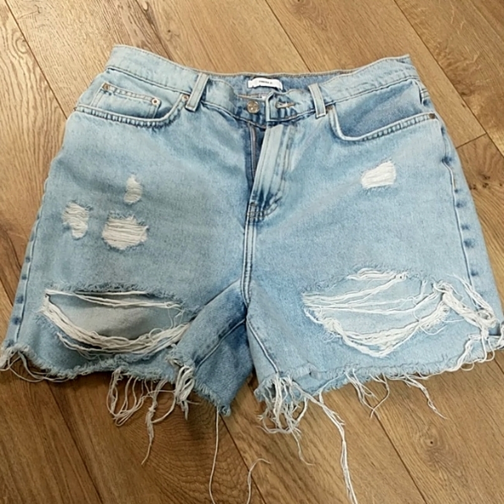 Forever 21 Womens Light Wash Denim Shorts Frayed Distressed High Rise